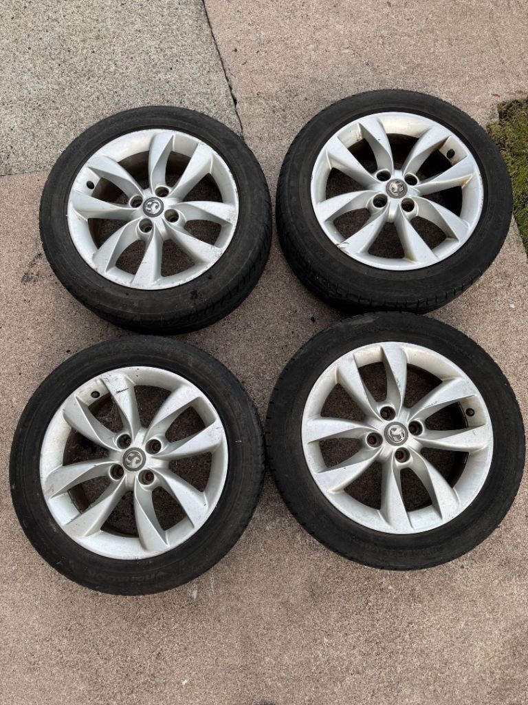  genuine Vauxhall Viva / Adam alloy wheels with tyres 195/55/16