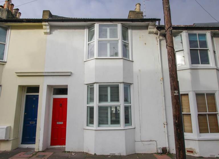 Fully Furnished 3-Bedroom House to Rent – Hanover, Brighton (12 Months)