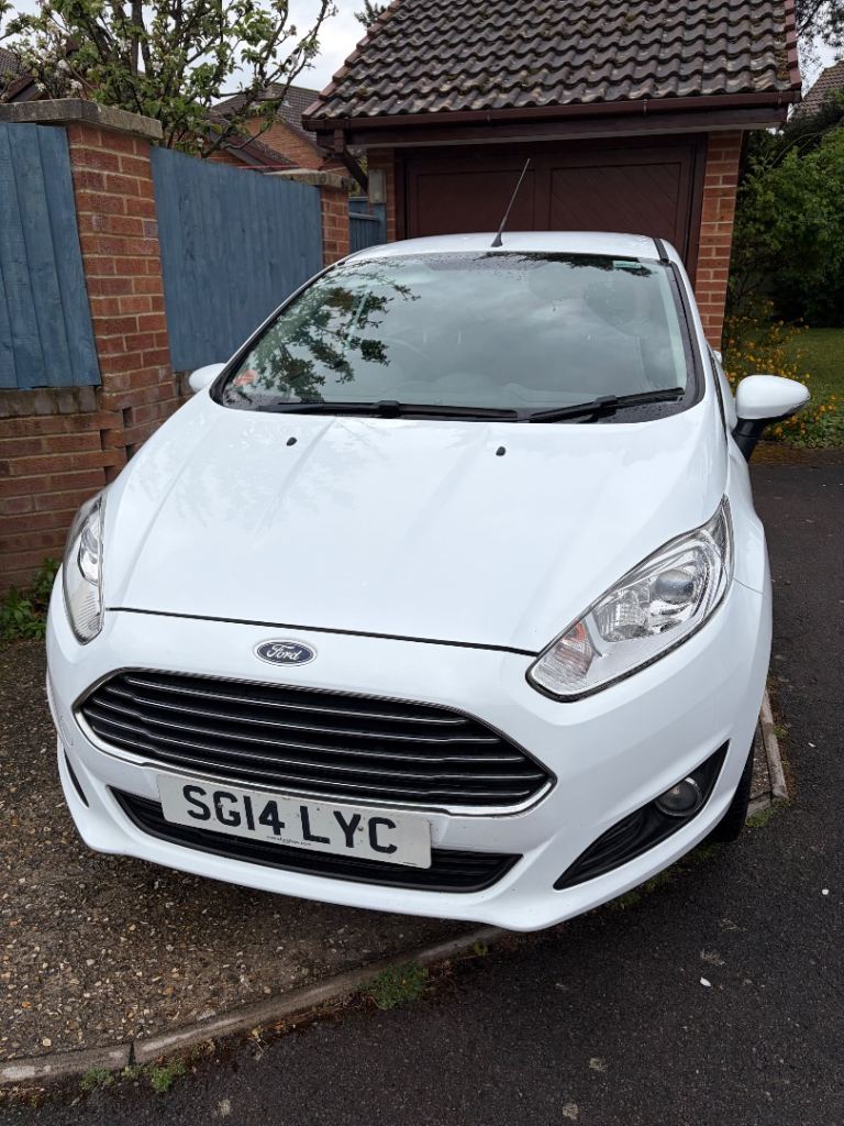 Ford, FIESTA, Hatchback, 2014, Manual, 1241 (cc), 5 doors