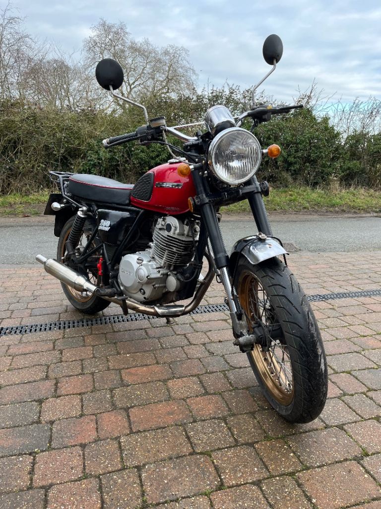 Sinnis, RETROSTAR, 2016, 250 (cc)