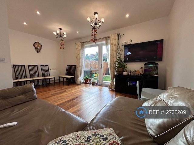 3 bedroom house in Marine Crescent, Ilford, IG6 (3 bed) (#2732289)