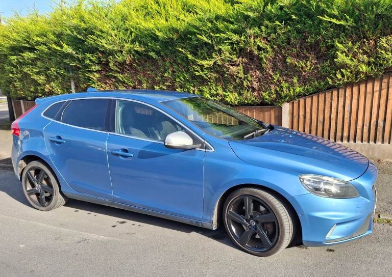 Volvo V40 D4 RDesign (190bhp) 2015, Manual,5 doors