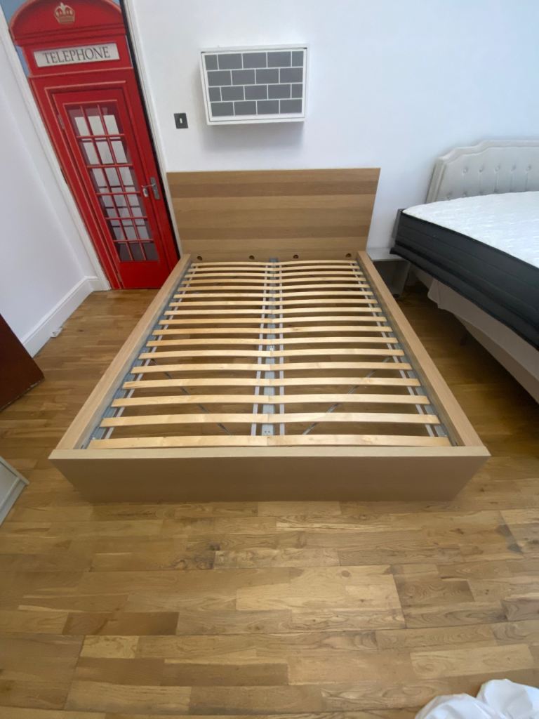 King size bed 