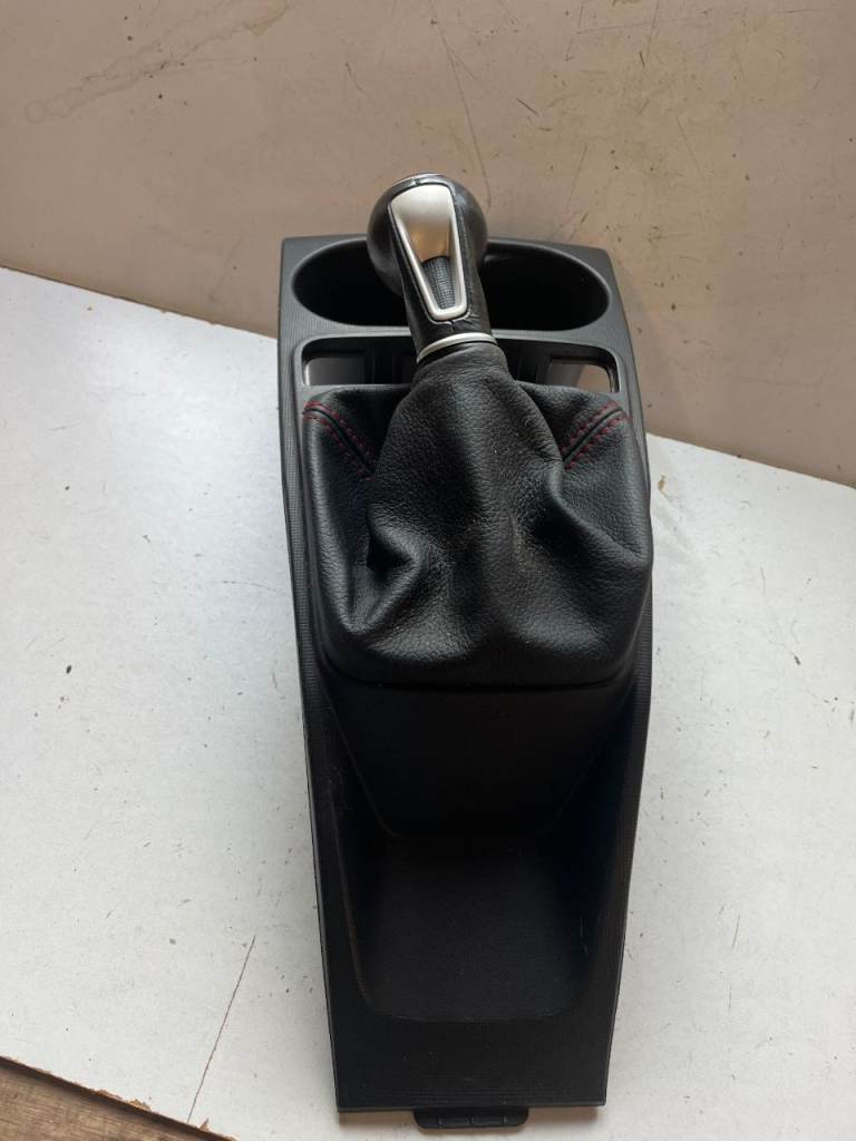 seat ibiza gearstick surround,gaitor,knob and cup holders 2012