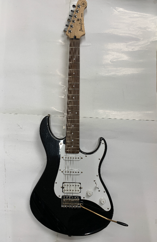 YAMAHA Pacifica Electric 5 String Guitar