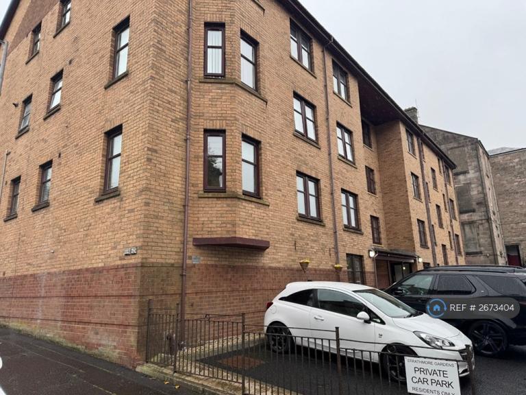 2 bedroom flat in Robertson Street, Greenock, PA16 (2 bed) (#2673404)