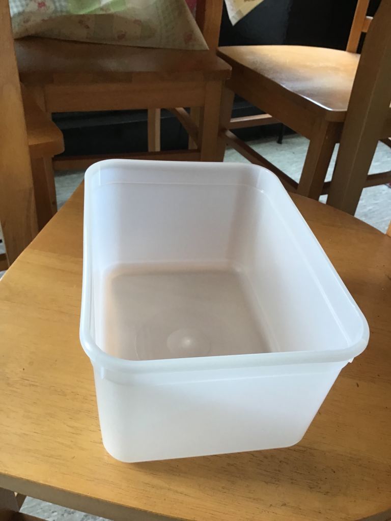 Plastic tubs
