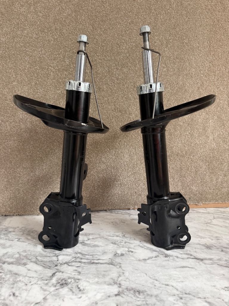 Tokico Toyota Rav 4 / Estima Shock Absorber Front Left 4852080071 Front Right 4851080284