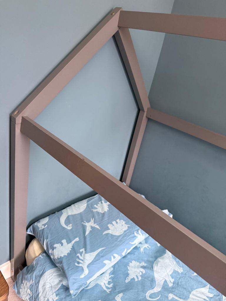 Kids house bed + Mattress (£100)