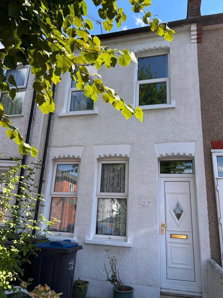 2 bed house in Croydon 