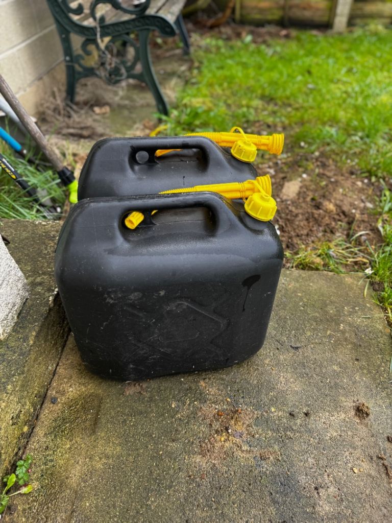 2x 20L Jerry Cans 