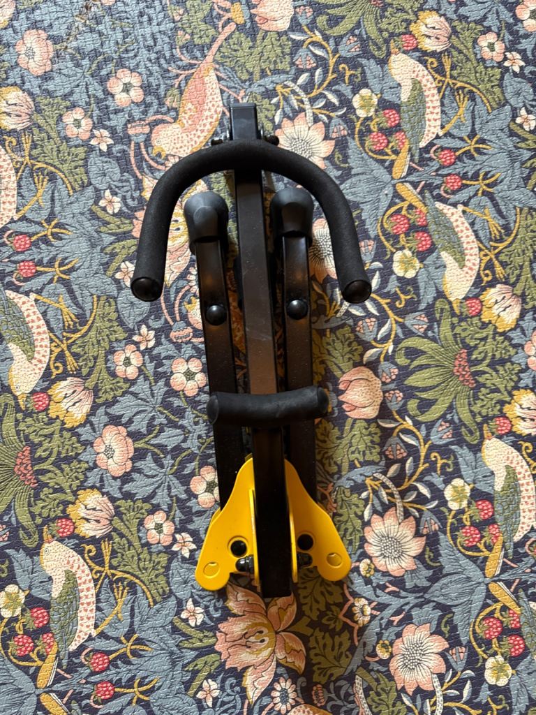 Alto / tenor saxophone stand