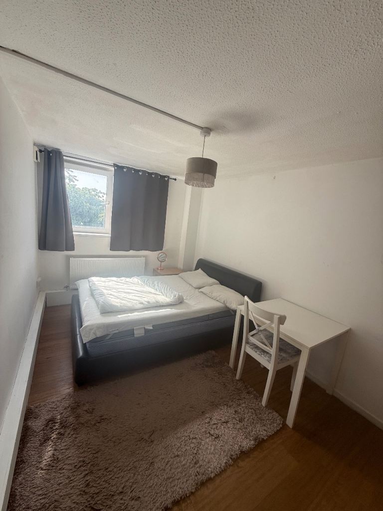 Spacious Furnished Double Room @Salford City Center