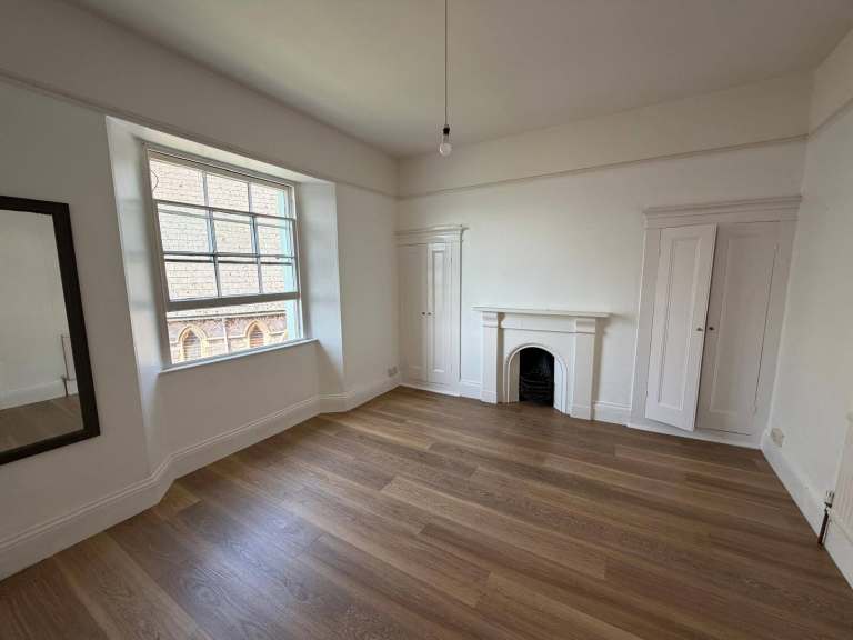 Room To Rent - St Lukes Road, Torquay. 