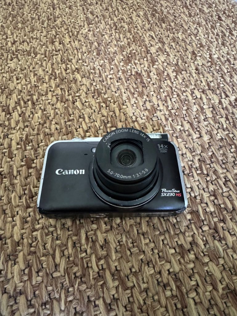 Canon PowerShot SX230 HS Compact Digital Camera 12.1MP, 14x Optical, Black