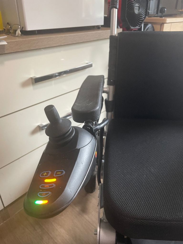Electric wheel chear