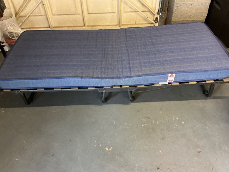 Single bed 
