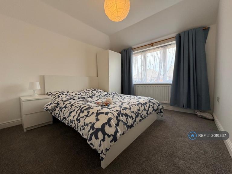 1 bedroom in Tylden Gardens, Sittingbourne, ME10 (#3019337)