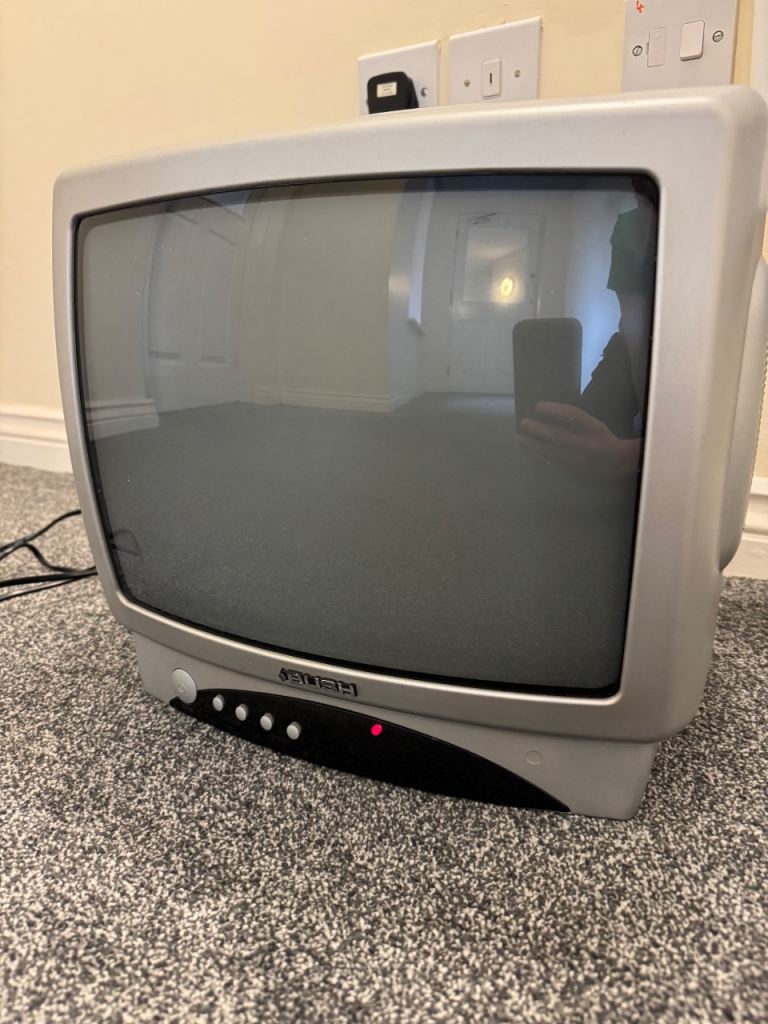 Bush 14” CRT TV 1438SIL - Working (No remote)