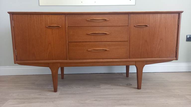 Mid century, Jentique-style teak sideboard 