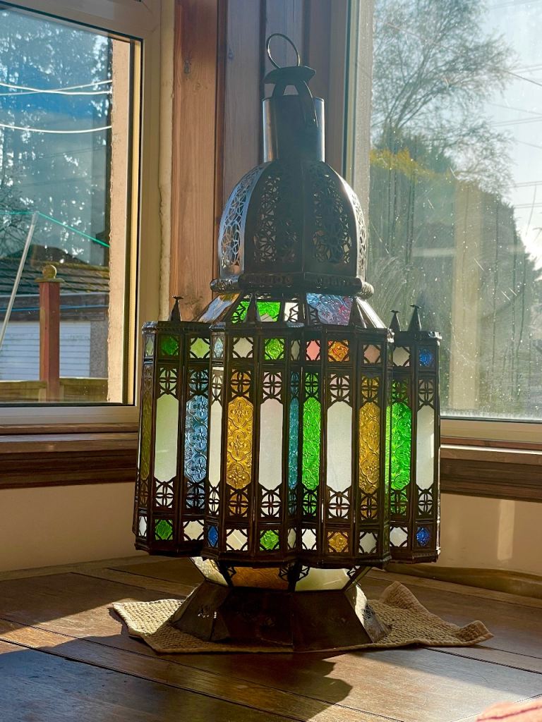 Floor standing Moroccan Lamp - slightly damaged 