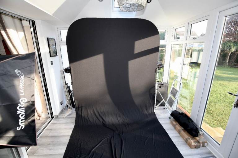   Lastolite Hilite Collapsible Background 6' x 7'  with FloorTrain & Black Bottle Top