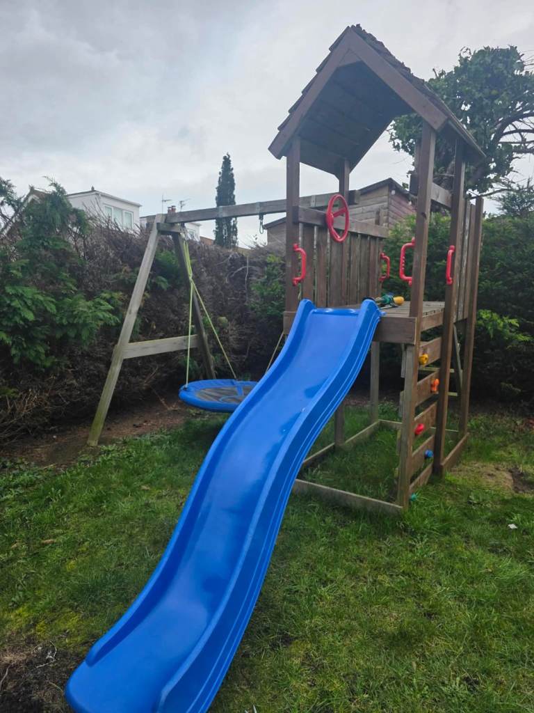 Wodden climbing frame 