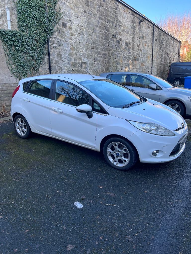 Ford, FIESTA, Hatchback, 2012, Manual, 1242 (cc), 5 doors