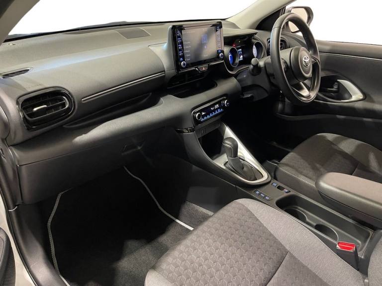 2022 Toyota Yaris 1.5 VVT-h Design Hatchback 5dr Petrol Hybrid E-CVT Euro 6 (s/s) (116 ps) Hatchb...