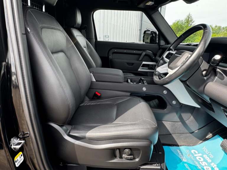 2023 Land Rover Defender 3.0 D250 Hard Top SE Auto PANEL VAN DIESEL Automatic