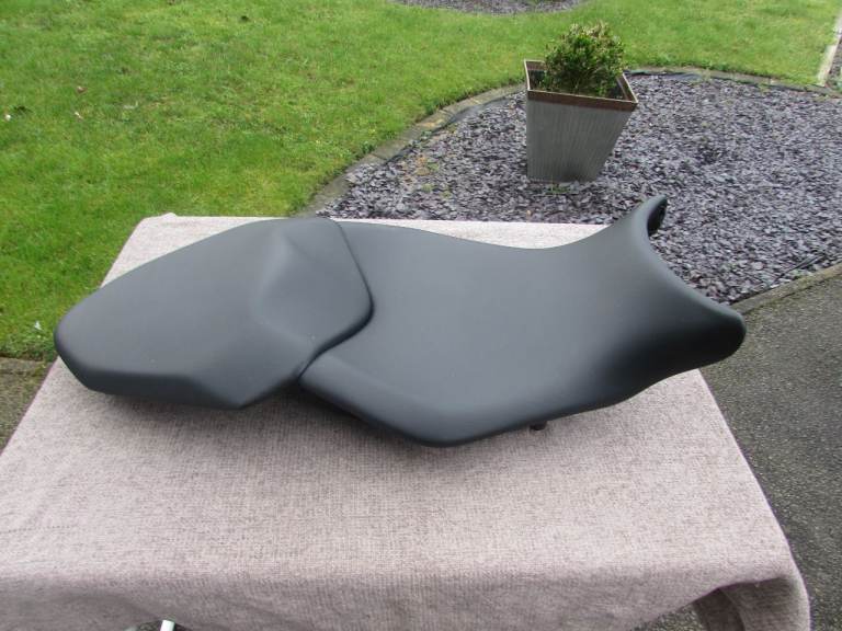 BMW S 1000 XR Lower Standard Dual Bench Saddle