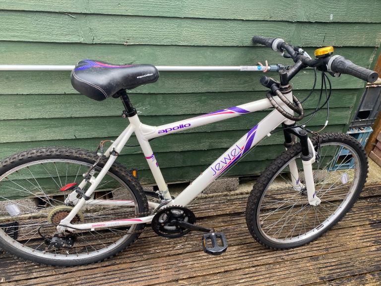 White mountain bike 