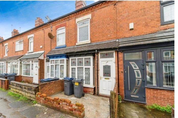 Exceptional 3-Bedroom Terrace: The Ultimate Lifestyle Location