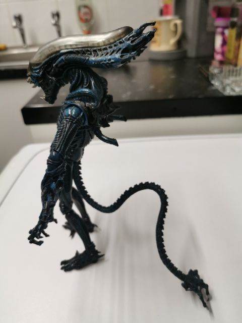 Mixture of Alien figures 