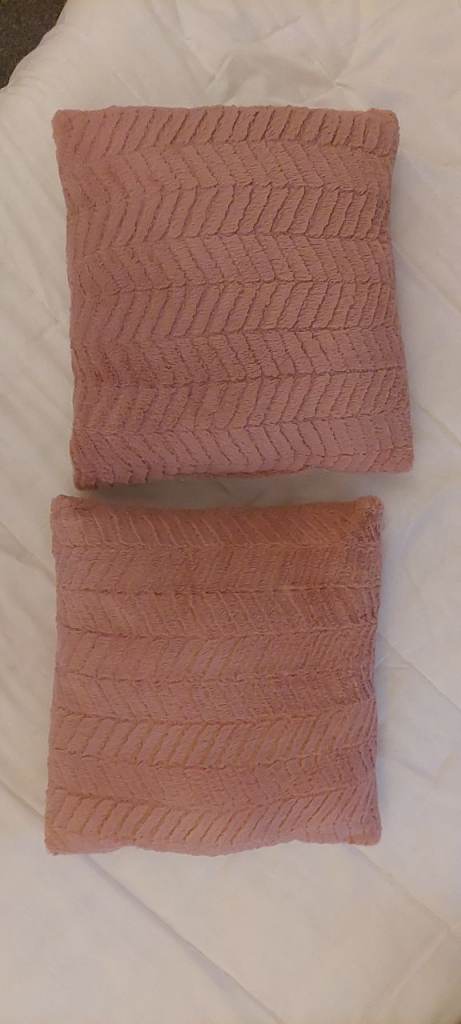 Pink cushions *reduced*