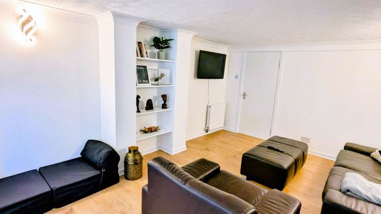 Stunning Furnished Main Door House for Rent Near Dalkeith Road Edinburgh - 3 bedrooms