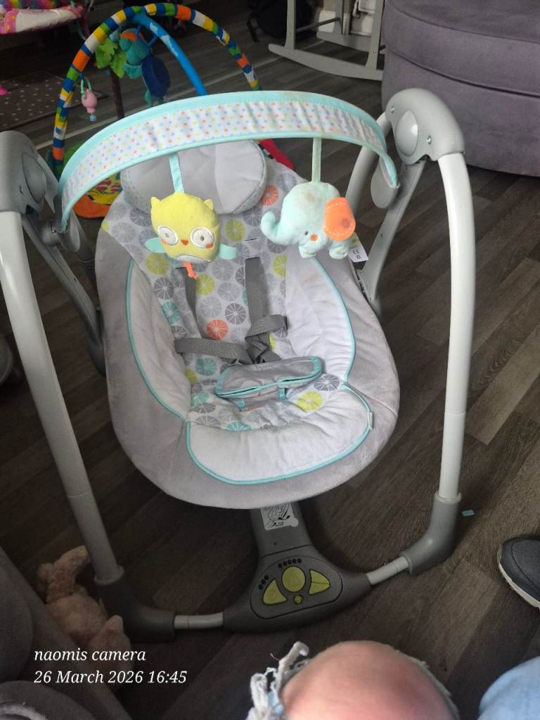 Baby swing chair