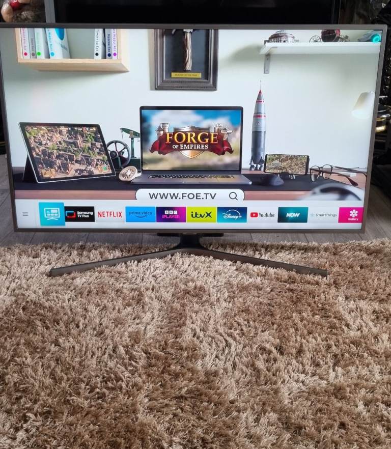 SAMSUNG 43" SMART 4K ULTRA HDR LED TV TELEVISION 