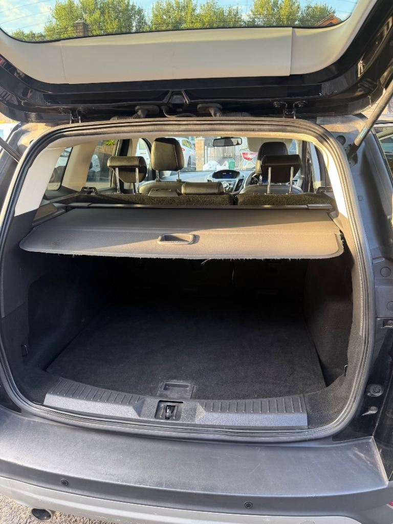 Ford, KUGA, Hatchback, 2015, Manual, 1997 (cc), 5 doors