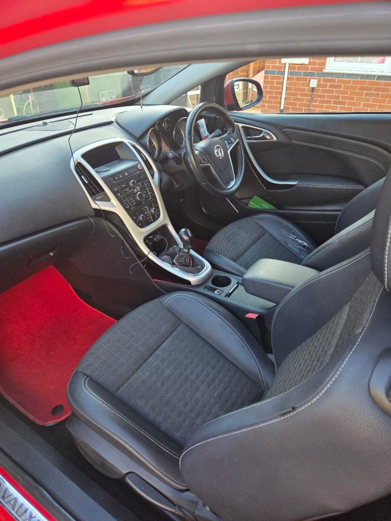 Vauxhall, ASTRA GTC, Hatchback, 2012, Manual, 1956 (cc), 3 doors
