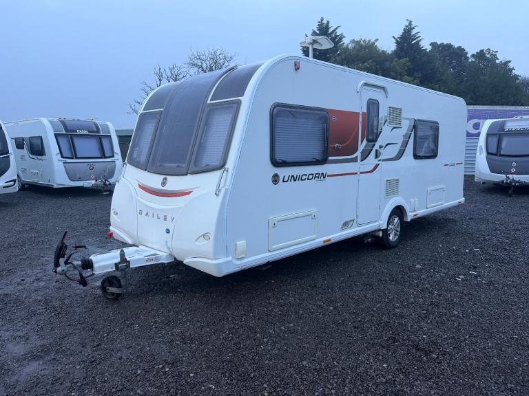 2016 BAILEY UNICORN CADIZ 4 BERTH FIXED SINGLE BEDS MOTOR MOVER 