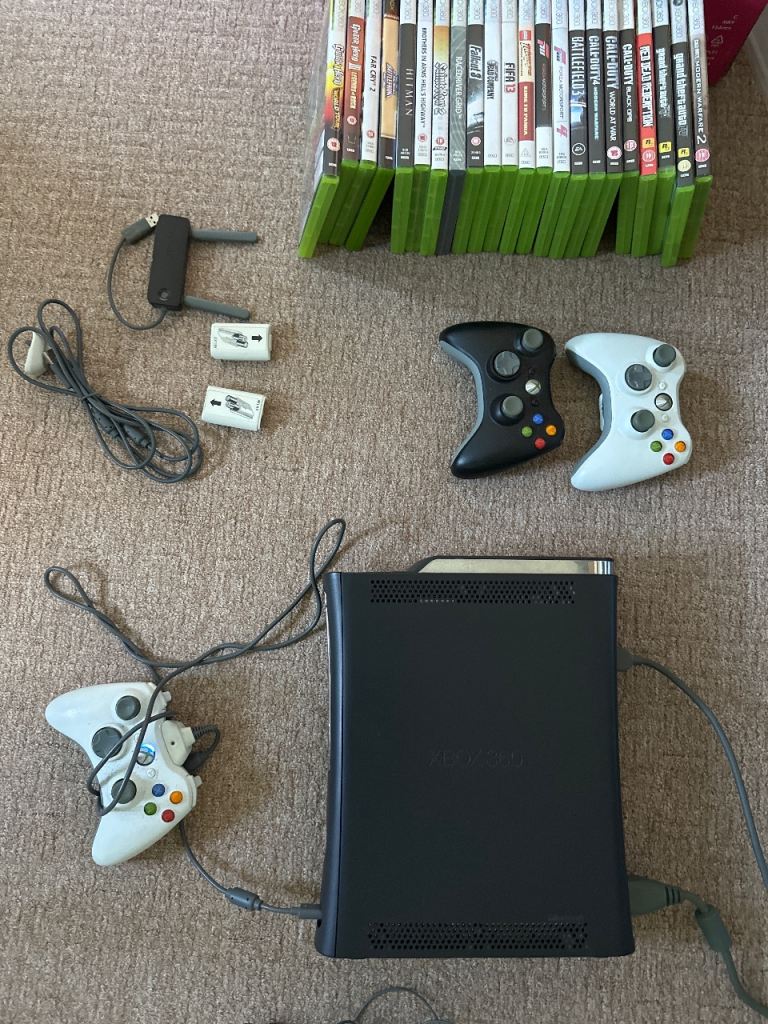 Xbox 360 elite bundle with games tested and working 