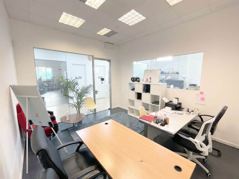Office | Creative Space | Beauty Room | Workspace | Commercial Unit In Leytonstone East London E10 