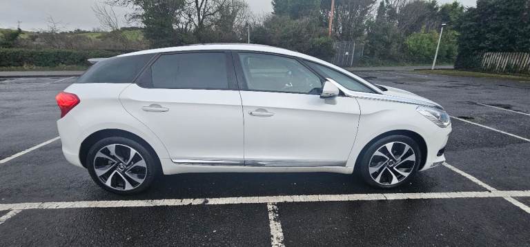 Citroen, DS5, Hatchback, 2012, Manual, 1997 (cc), 5 doors