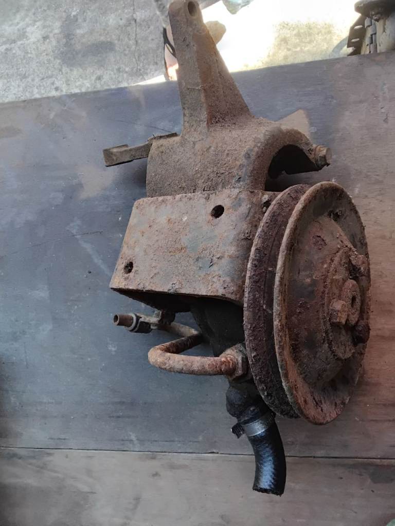 Smiley transit 2.5 di power steering pump