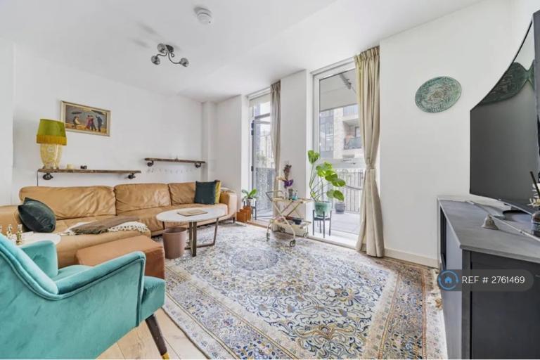 2 bedroom flat in Walworth Road, London, SE17 (2 bed) (#2761469)