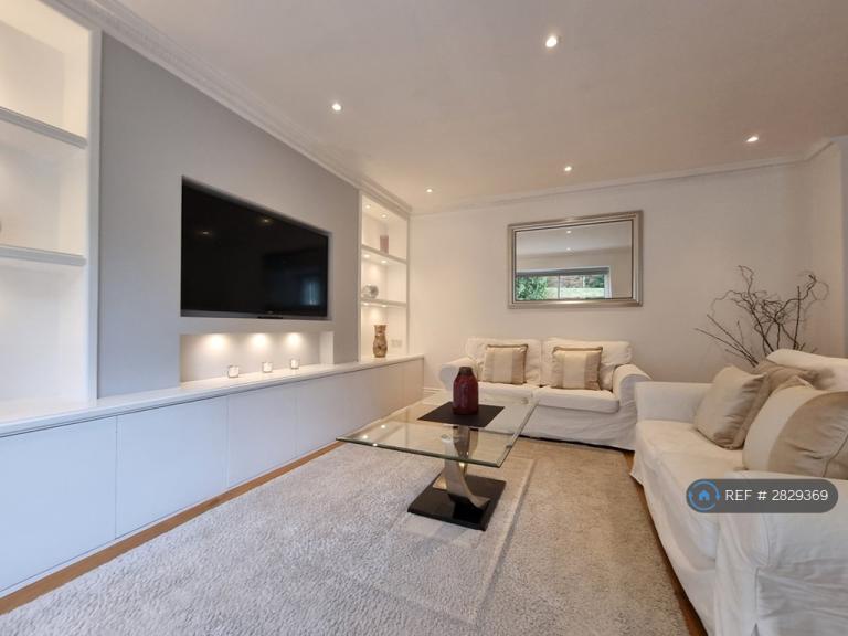 3 bedroom flat in Marlborough Road, Richmond, TW10 (3 bed) (#2829369)