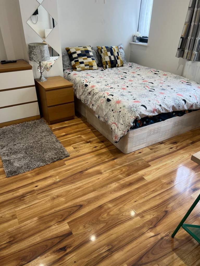 Spacious double room in Sydenham inc bills. £750pcm. SE26 4SH.