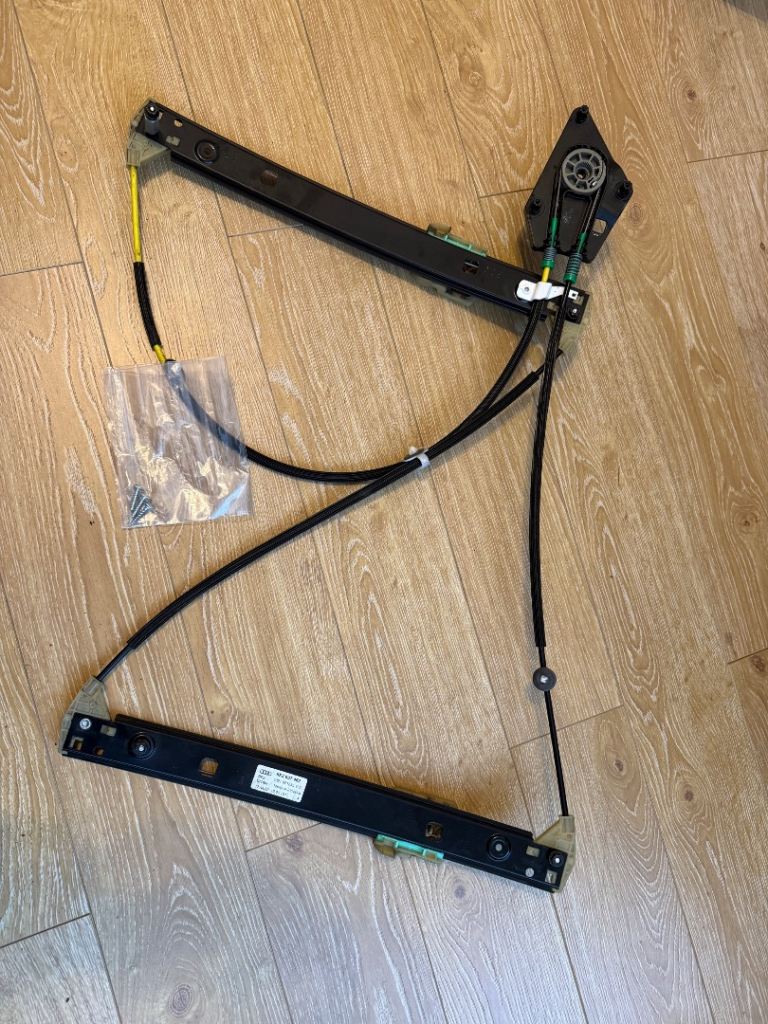 AUDI A1 8X 2012 3DR FRONT DRIVER RIGHT SIDE WINDOW REGULATOR 8X3837462 