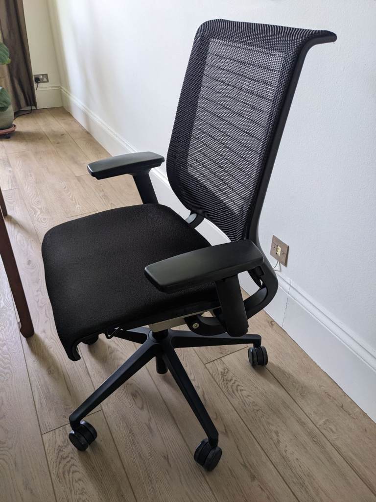 Black swivel office chair (Steelcase)